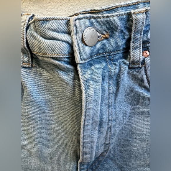 Cotton on Bermuda shorts light wash size US6. - Picture 2 of 7